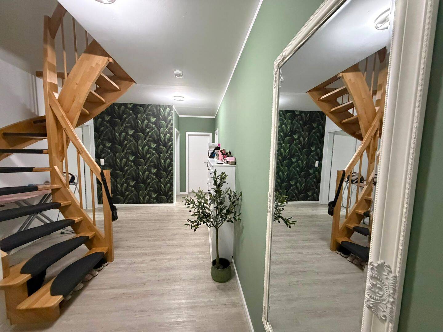 Moderne und großzügige Wohnung mit hochwertiger Ausstattung, 27749 Delmenhorst (Düsternort Mitte Schafkoven/Donneresch Stickgras/Annenriede)
