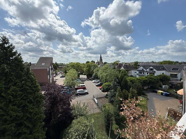 Provisionsfrei* Lage, Lage, Lage: möblierte 2-Z.-Wohnung mit Loggia & Weitblick in Meerbusch, 40668 Meerbusch