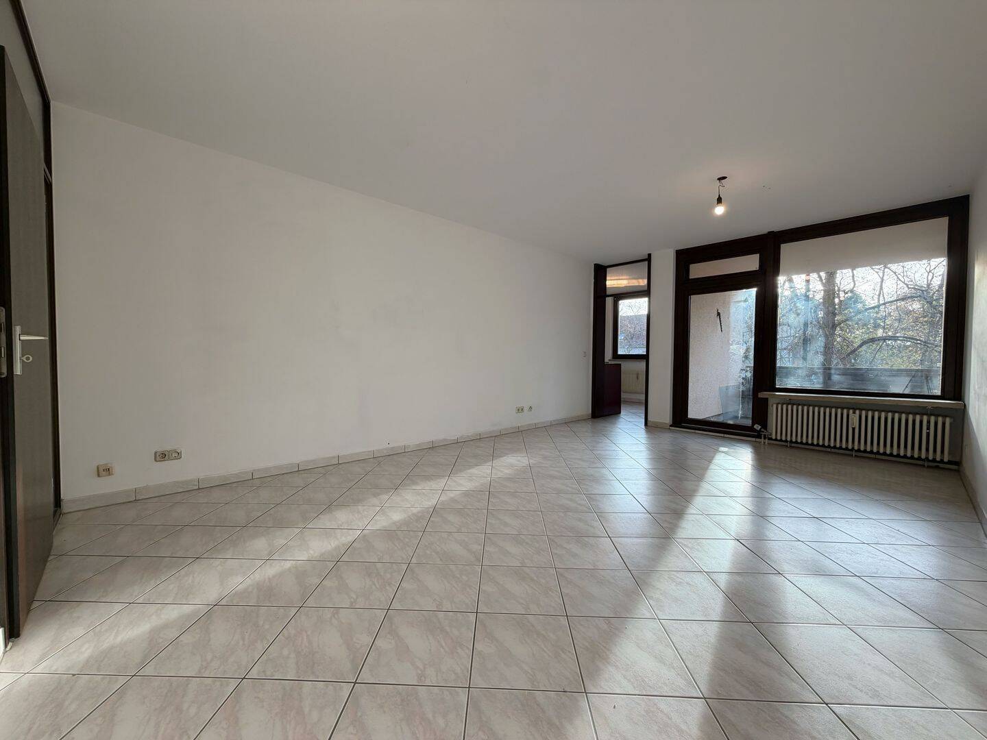 Nur schriftliche Anfragen! Moderne 2-Zimmer-Wohnung mit Loggia & Garage – Gebersdorf, 90449 Nürnberg (Gebersdorf Neuröthenbach Röthenbach bei Schweinau)