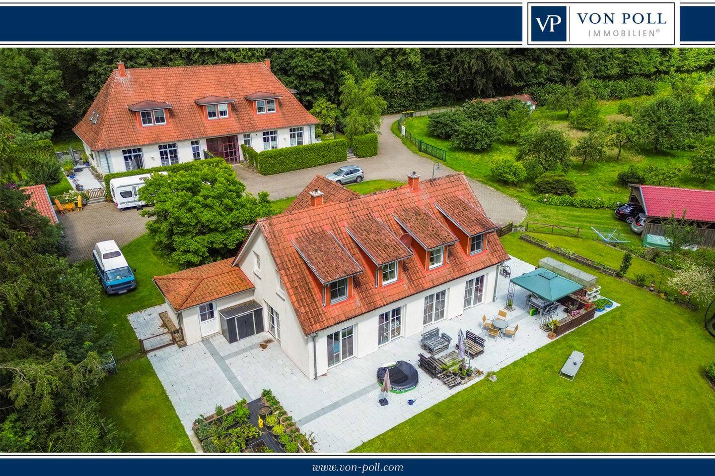 Historisch und neu – einmalig kombiniert: Ensemble aus drei Häusern mit über 8.000 m² Grundstück, 24358 Ahlefeld-Bistensee