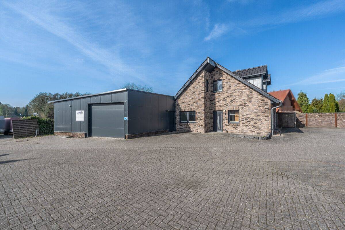 Stilvolles Einfamilienhaus mit Gewerbehalle in zentraler Lage, 49624 Löningen