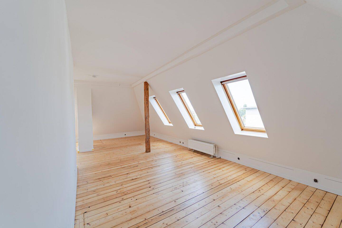 4-Zimmer-Altbauwohnung, 110 m², frisch renoviert, neue EBK und Gemeinschaftsgarten, 23554 Lübeck (Innenstadt Sankt Lorenz Nord Sankt Lorenz Süd)