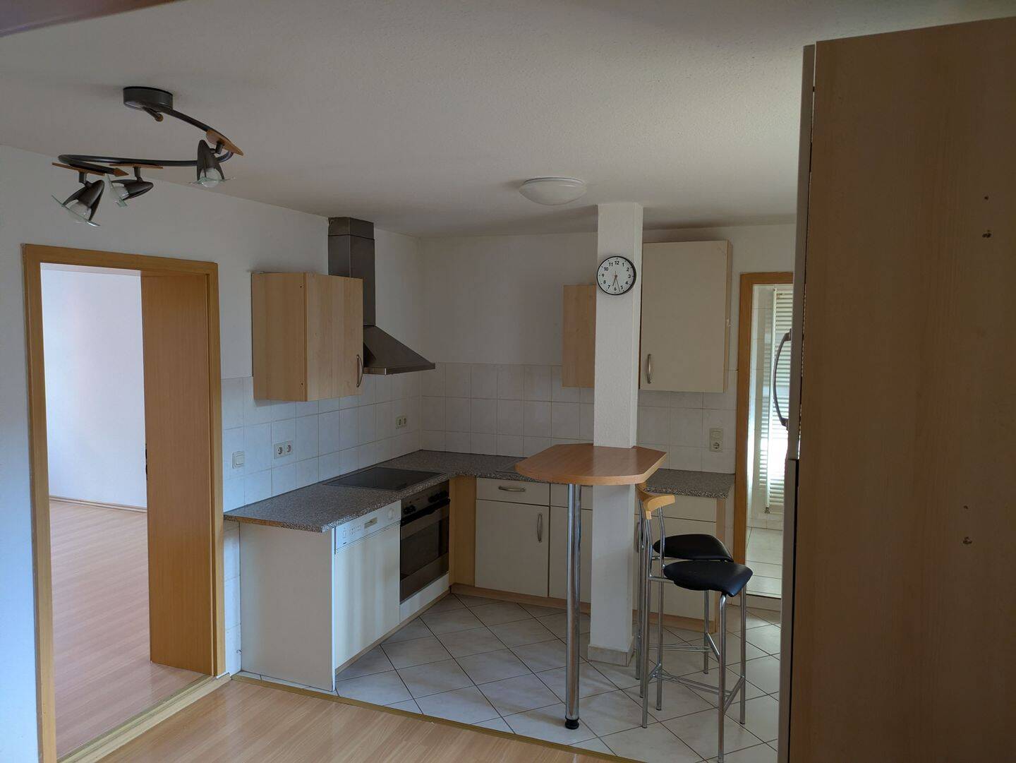 Hübsche 3 -Raumwohnung mit Einbauküche, 7768 Kahla