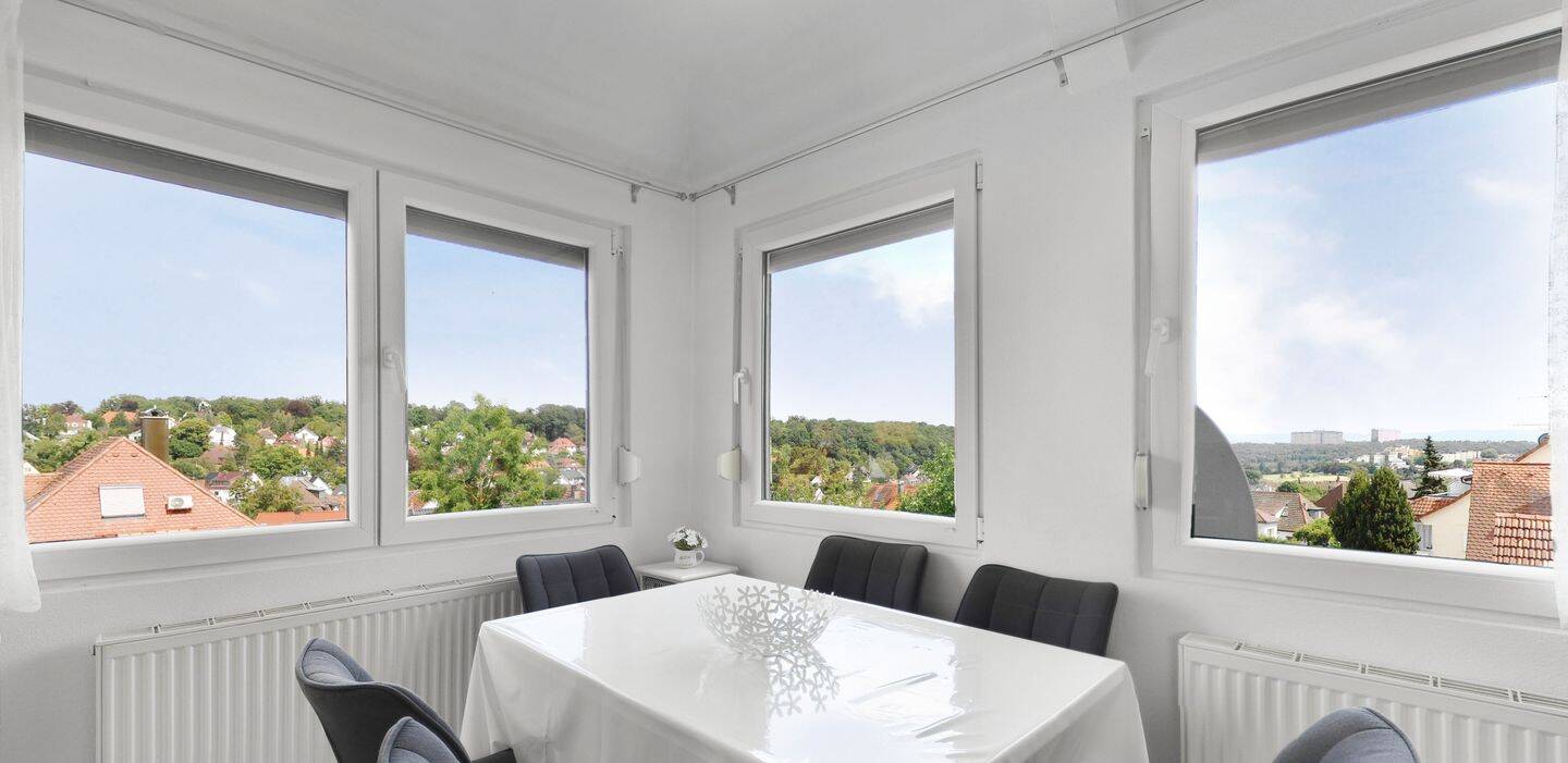 Ihre Chance- Dachgeschosswohnung mit Ausbaupotential im Herzen von Degerloch, 70597 Stuttgart (Degerloch Hoffeld Kaltental Möhringen Sonnenberg)