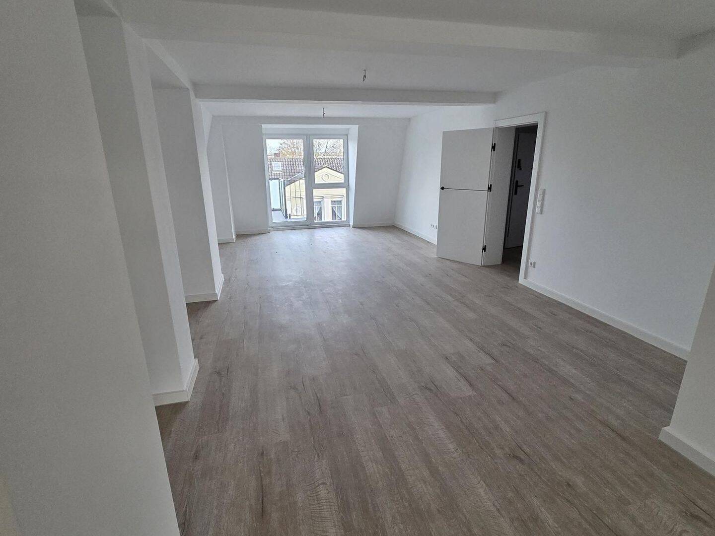 Wohn-Highlight in Moers-Zentrum: 3-Zi.-Maisonette-Wohnung im Dachgeschoss, 47441 Moers