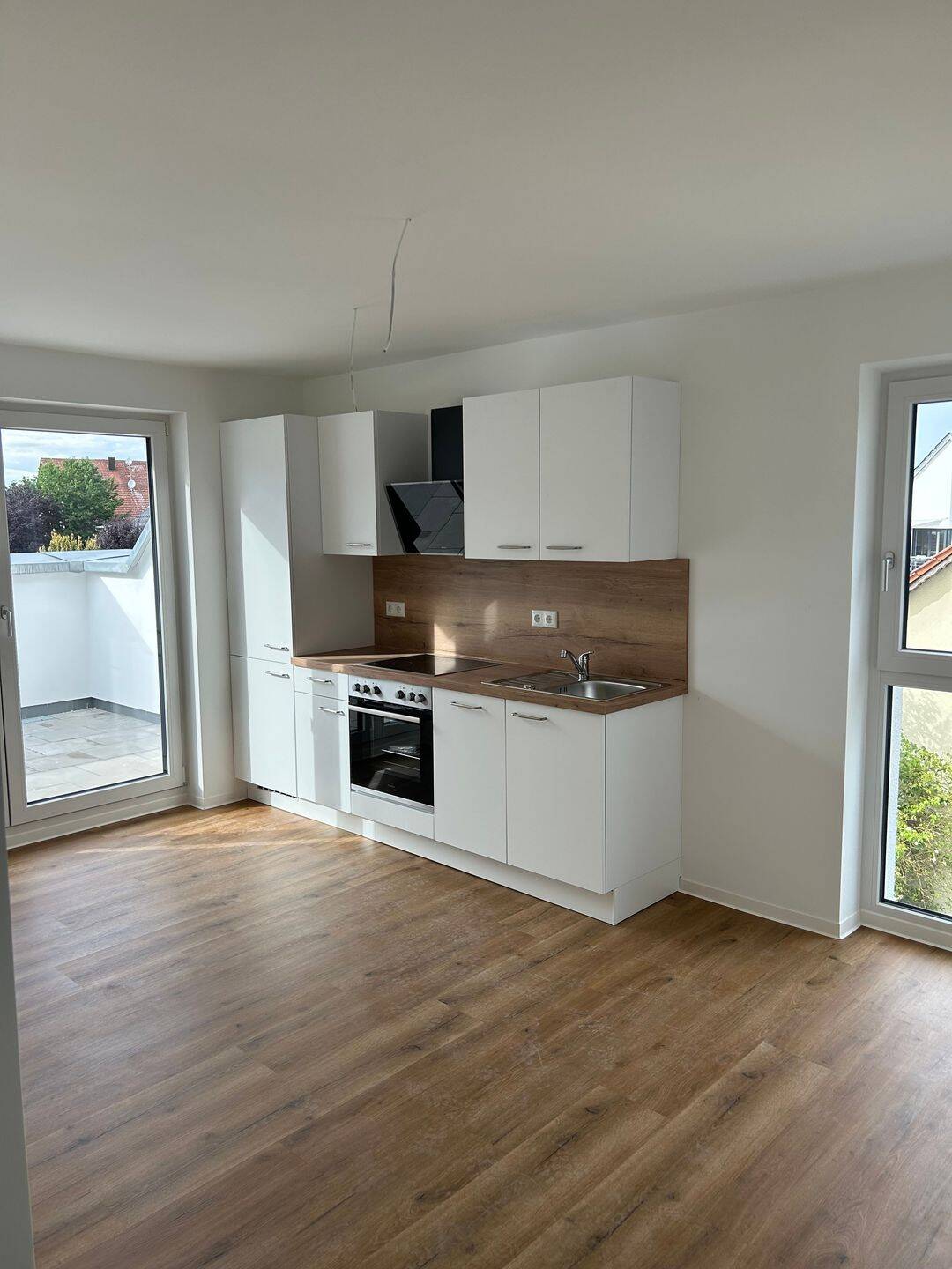 Schöne 2-Zimmer-Wohnung mit Einbauküche und Stellplatz, 92358 Seubersdorf i.d. OPf.
