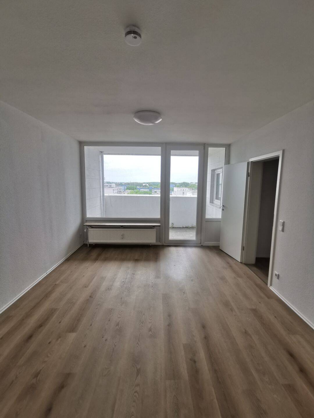 Modernisierte 2-Zimmer-Eigentumswohnung mit Aufzug und Balkon, 40789 Monheim am Rhein