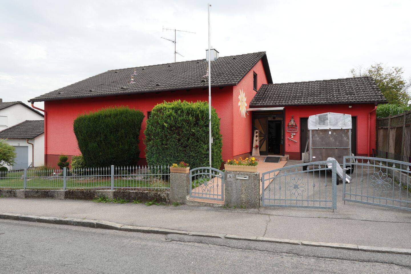 Gepflegtes Wohnhaus in schöner Siedlungslage – 838, 84367 Reut (Tannberg)