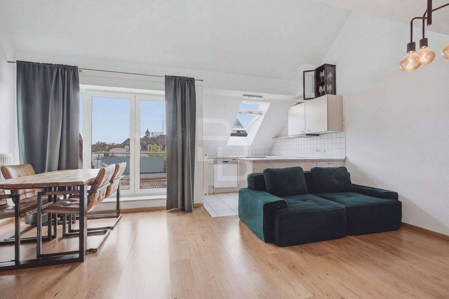 Maisonette-Wohnung mit Dachterrasse, Galerie und zwei TG-Stellplätzen!, 50389 Wesseling