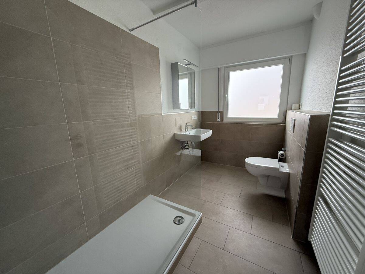 Attraktive 2-Zimmer-Wohnung mit Stellplatz in Eggenstein-Leopoldshafen, 76344 Eggenstein-Leopoldshafen
