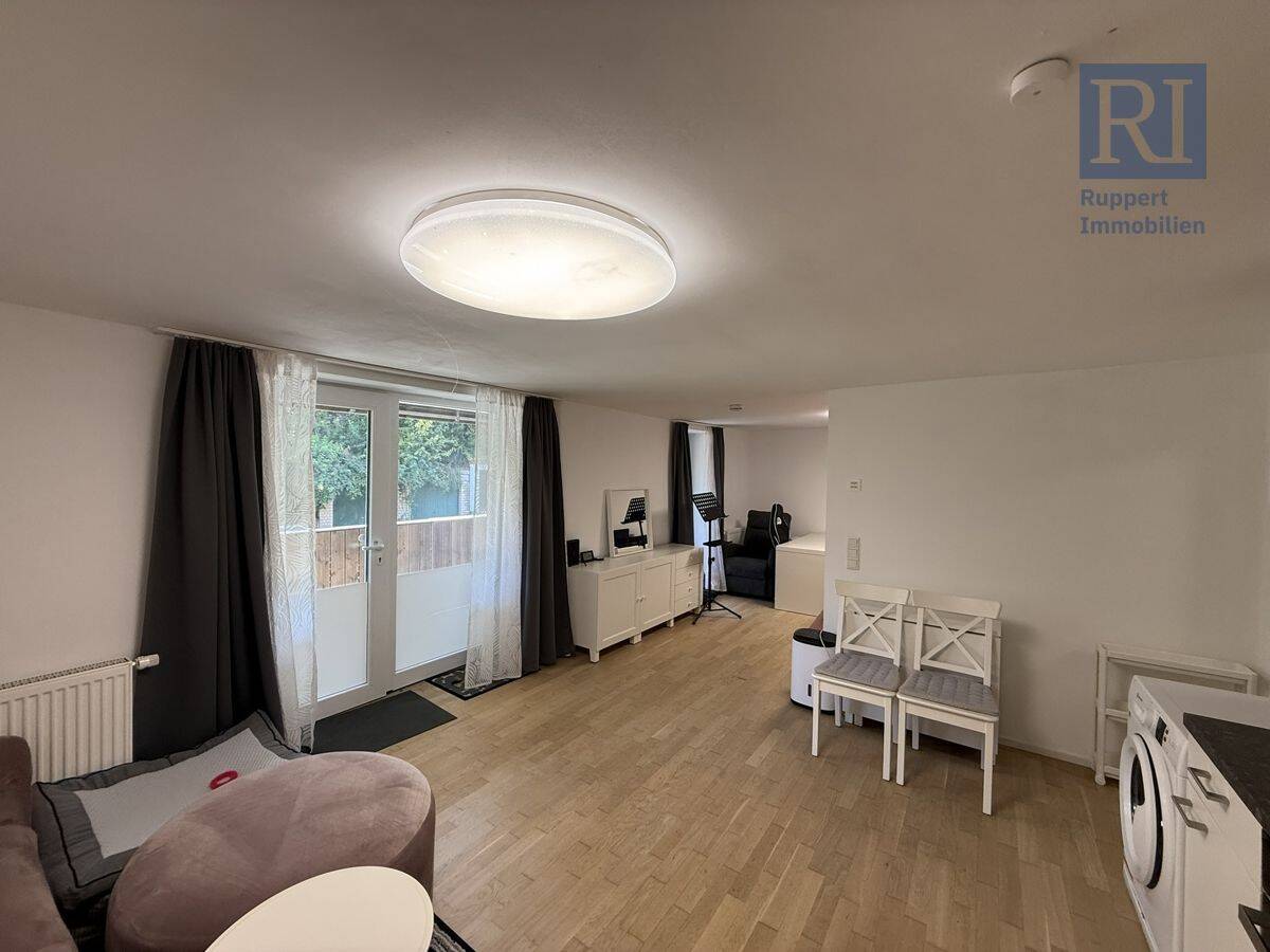 Geräumige 1-Zimmer-Wohnung mit Terrasse und Stellplatz, 97299 Zell a. Main
