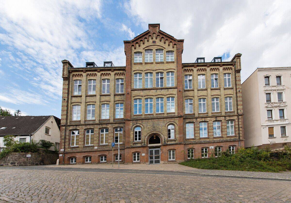 Erstbezug| 3-Zimmer-Wohnung im Souterrain mit optionalem PKW-Stellplatz, 24939 Flensburg (Altstadt Neustadt Nordstadt Westliche Höhe)