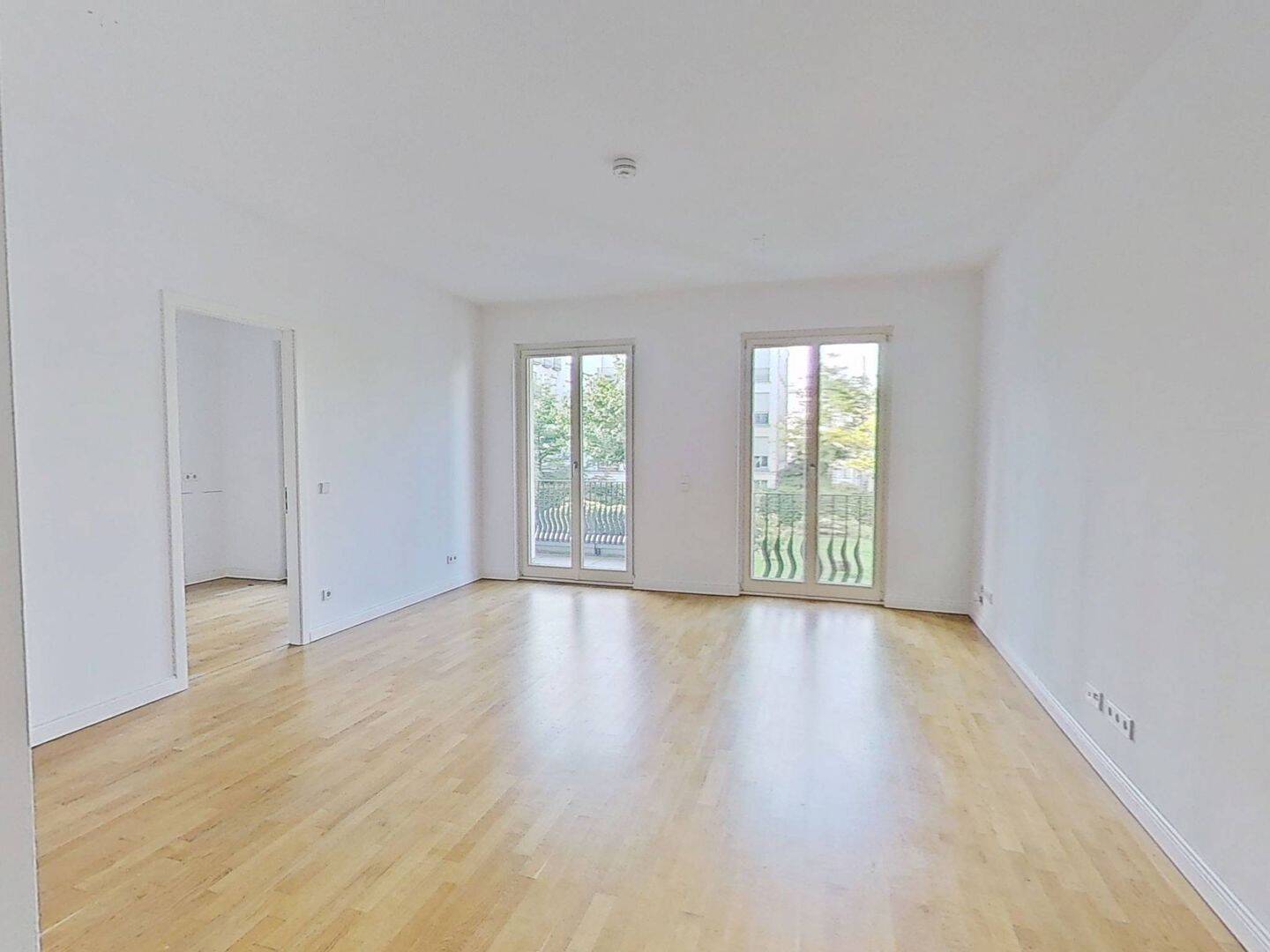 Elegantes Wohnen in Düsseldorf: Großzügige 3-Zimmer-Wohnung mit Balkon, Concierge-Service uvm., 40549 Düsseldorf (Heerdt Oberkassel)
