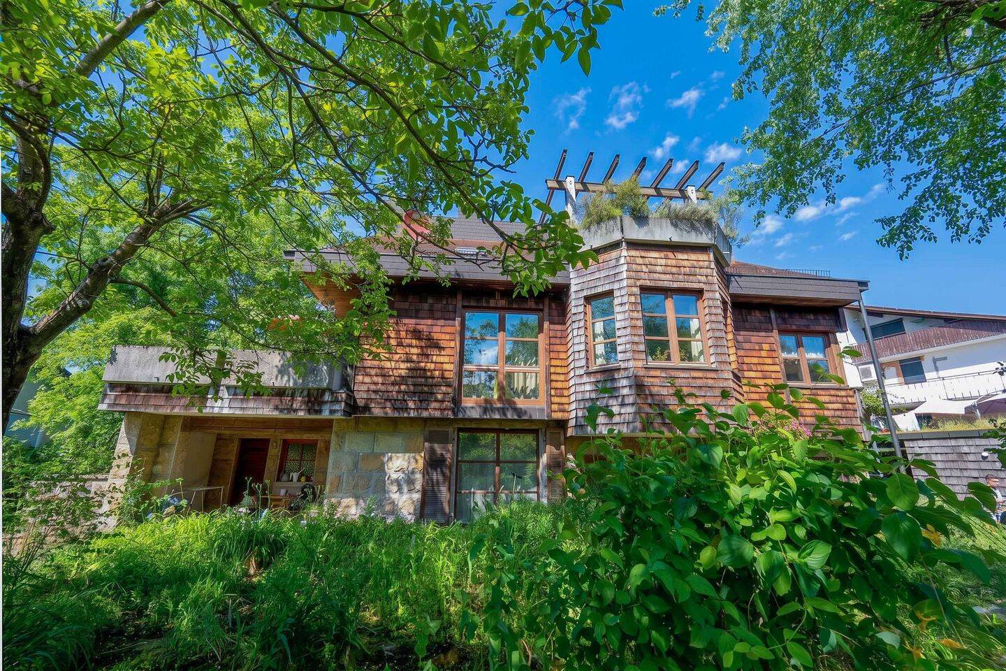 Platz für die ganze Familie: charaktervolles Wohnhaus mit drei Wohnungen, 97084 Würzburg (Heidingsfeld Heuchelhof Rottenbauer)