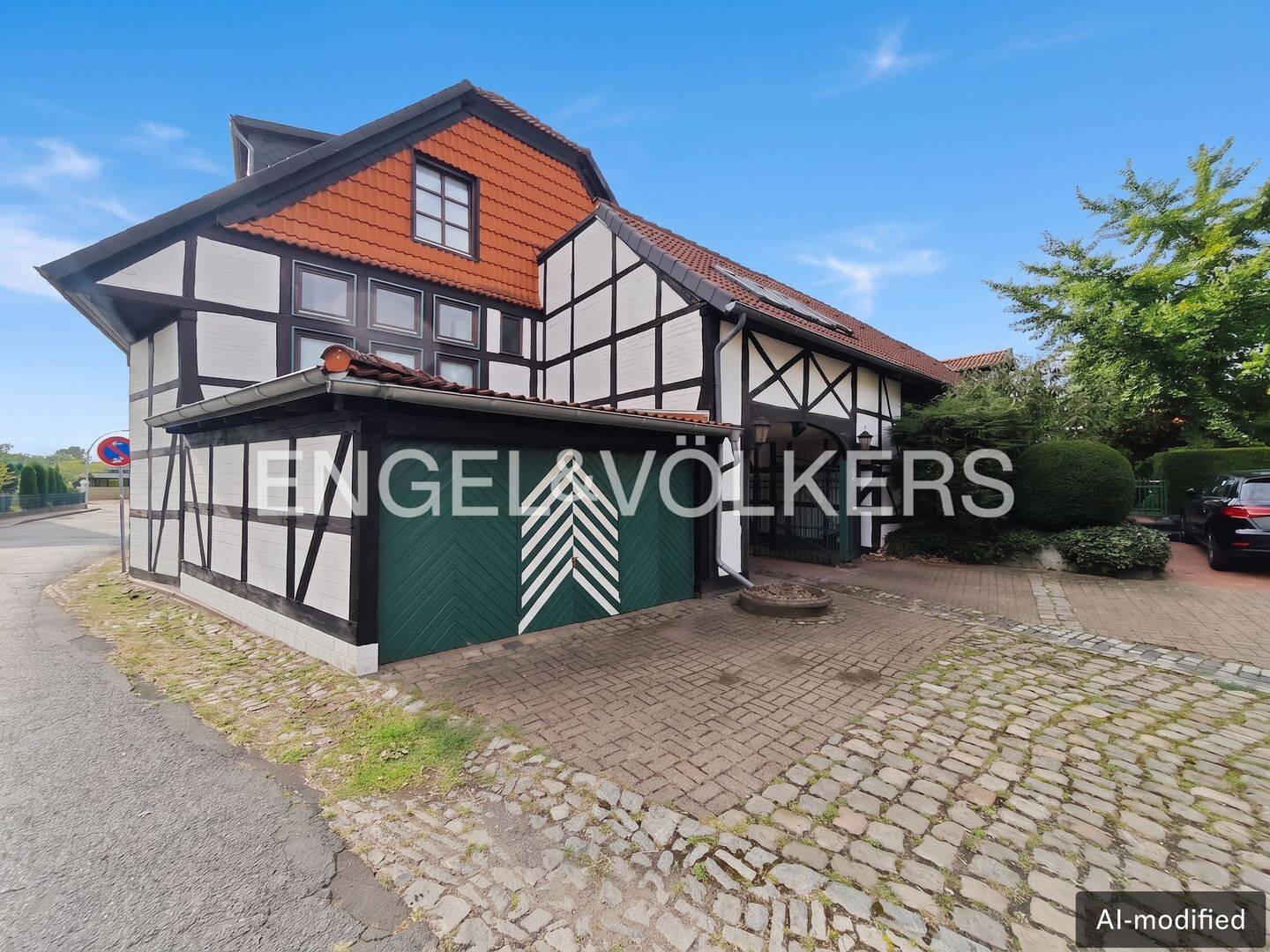Großzügige 3-Zi.-Wohnung mit Loggia, Kamin & Garage, 38124 Braunschweig (Braunschweig Heidberg Leiferde Melverode Stöckheim)
