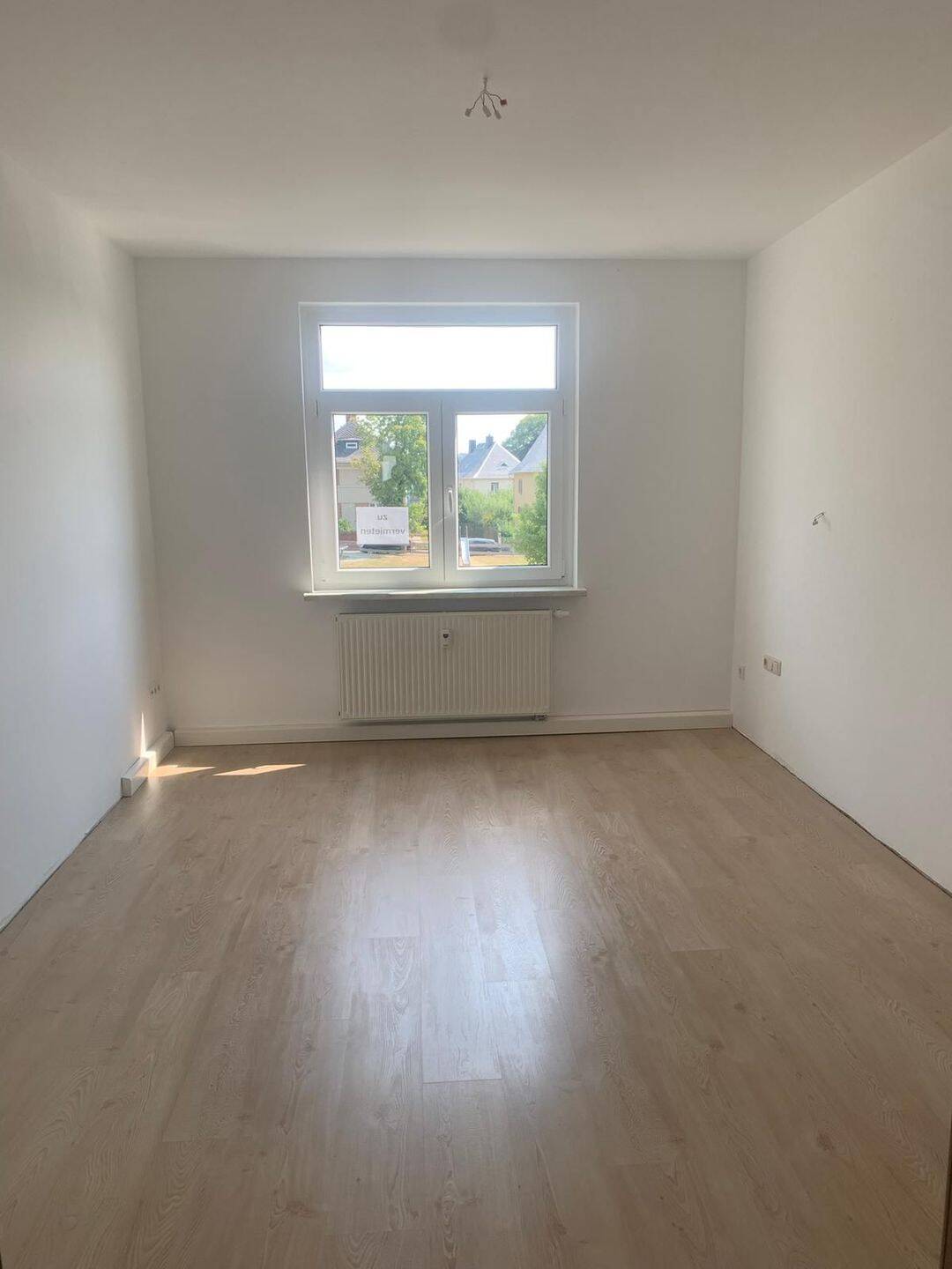 Helle Zweiraumwohnung in ruhiger Höhenlage von Greiz, 7973 Greiz