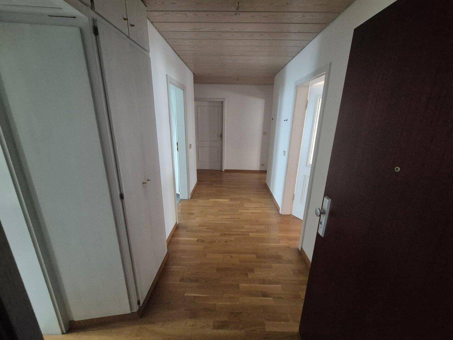 Exklusive 4-Zimmer-Wohnung mit EBK und Stellplatz in Stuttgart, 70182 Stuttgart (Mitte)