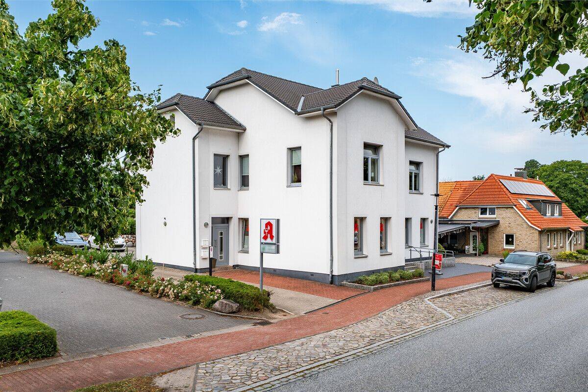Saniertes Wohn- und Geschäftshaus in Fleckeby, 24357 Fleckeby
