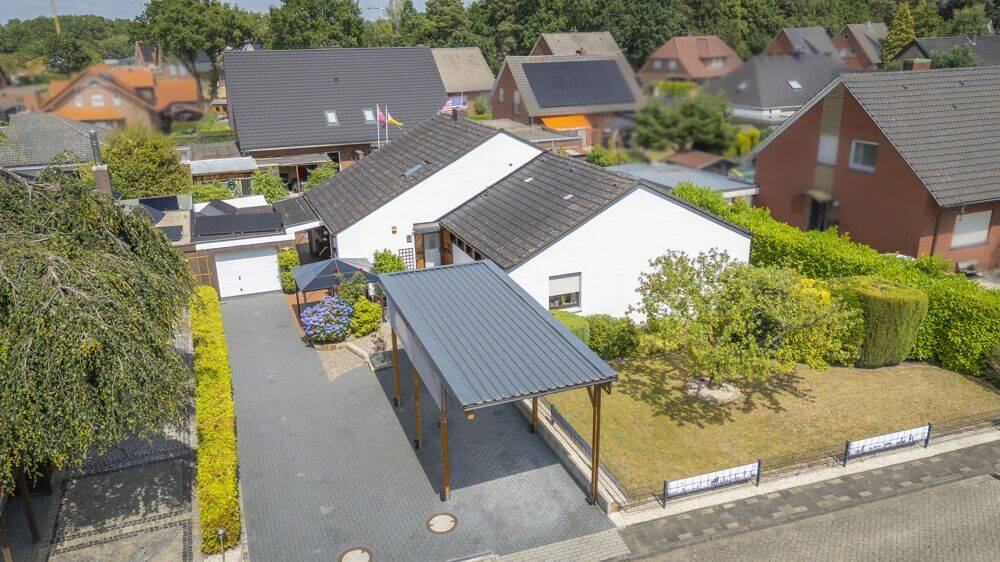 sehr geräumiges Einfamilienhaus mit Garage und Wohnmobilcarport!, 49808 Lingen (Ems)