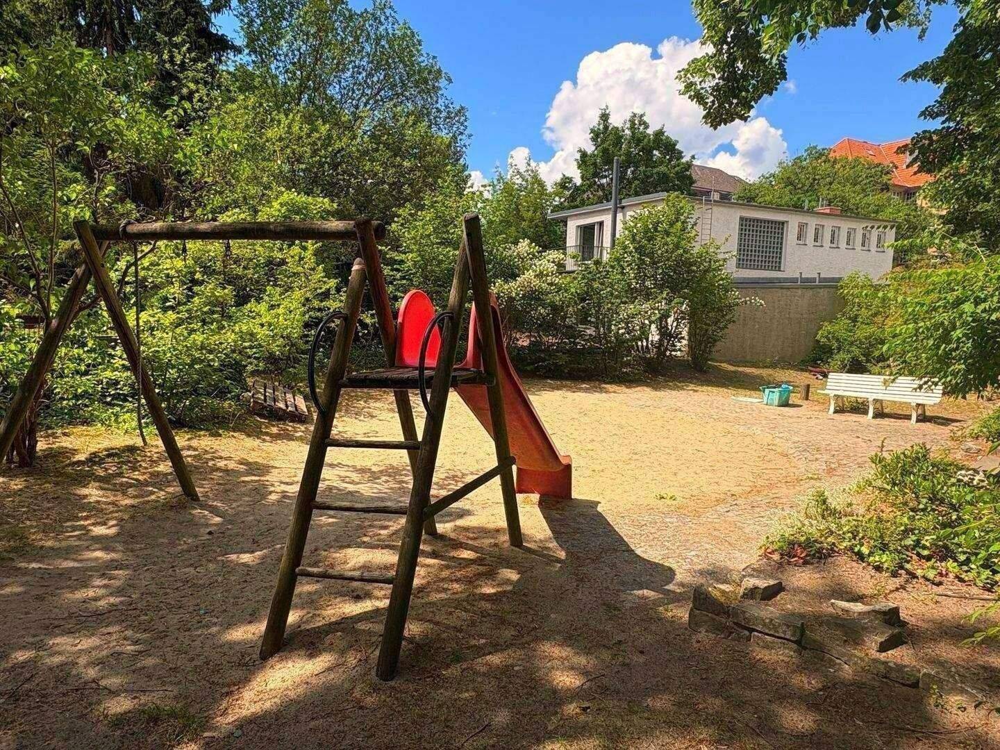 Stadtvilla im gepflegten Westend, Haus im Haus Maisonette-Wohnung (EG/Souterrain) mit 2 Bädern + Gäste-WC, Fußbodenheizung und EBK! Erstbezug nach Ren, 14052 Berlin (Charlottenburg-Wilmersdorf Spandau Westend)
