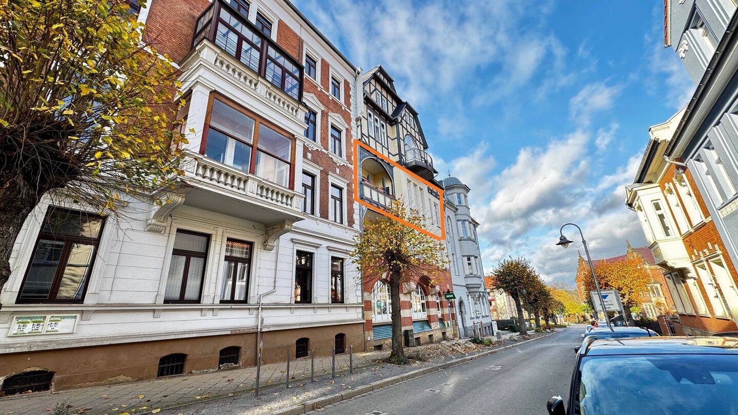 Provisionsfrei – Stilvolle 90-qm-Altbauwohnung mit Loggia und Einbauküche in Blankenburg, 38889 Blankenburg (Harz)