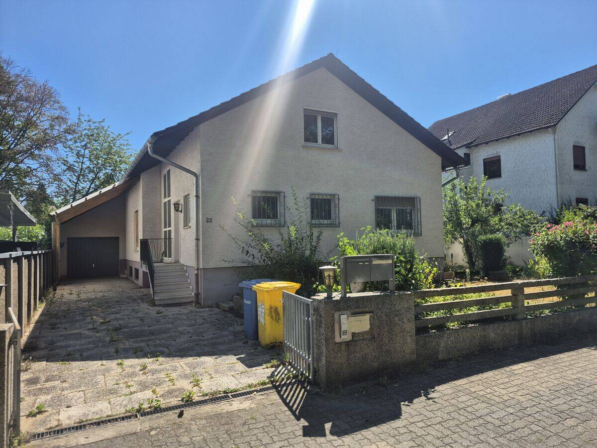 Großzügiges Einfamilienhaus mit schönem Garten, Pool und viel Potenzial in ruhiger Wohnlage, 63456 Hanau