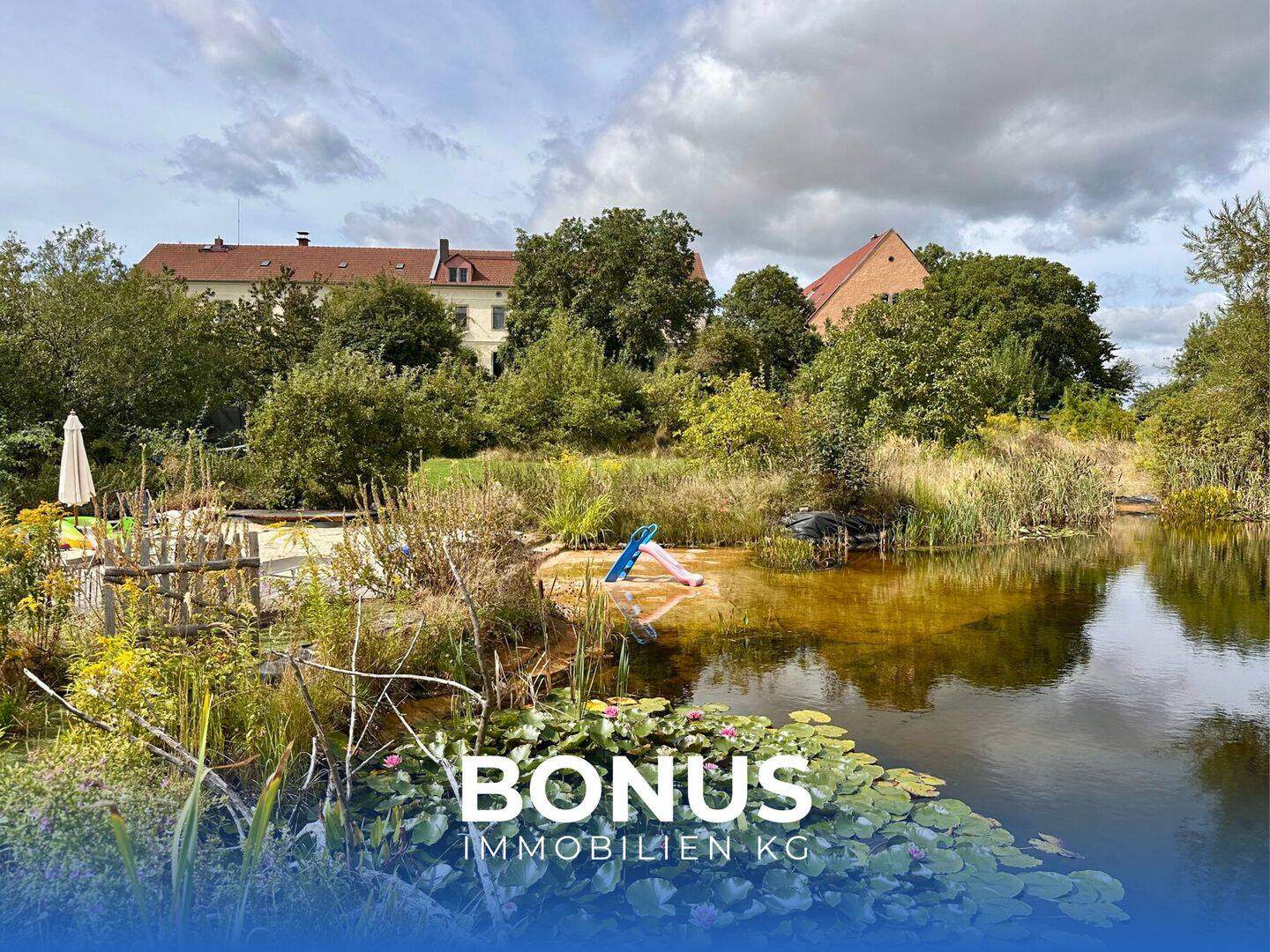 160 m² Maisonette im historischen Gutshof – Hohe Decken, Garten & Naturbadeteich, 1156 Dresden
