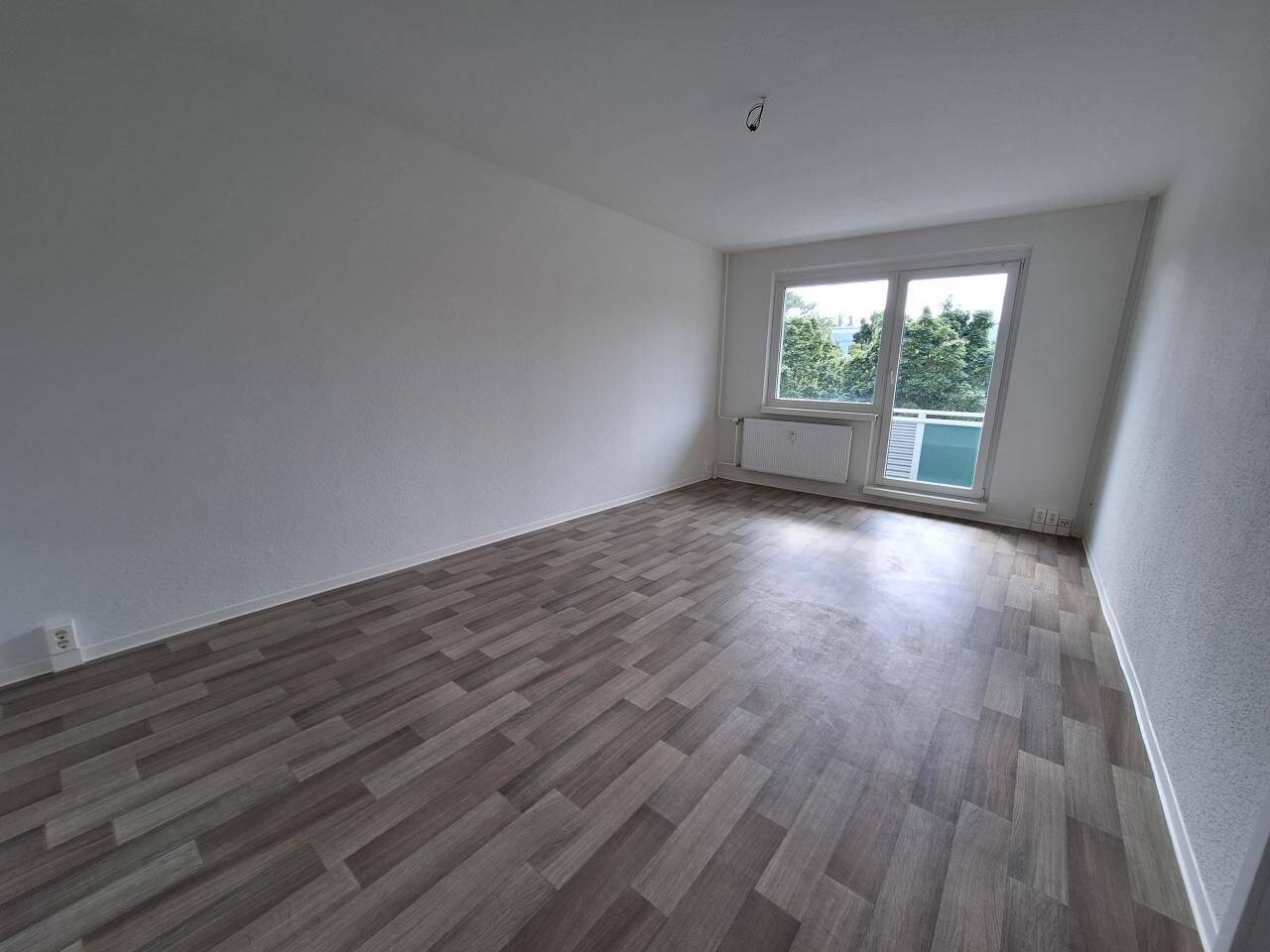 *Frisch saniert – 2 Räume zum Wohlfühlen*
