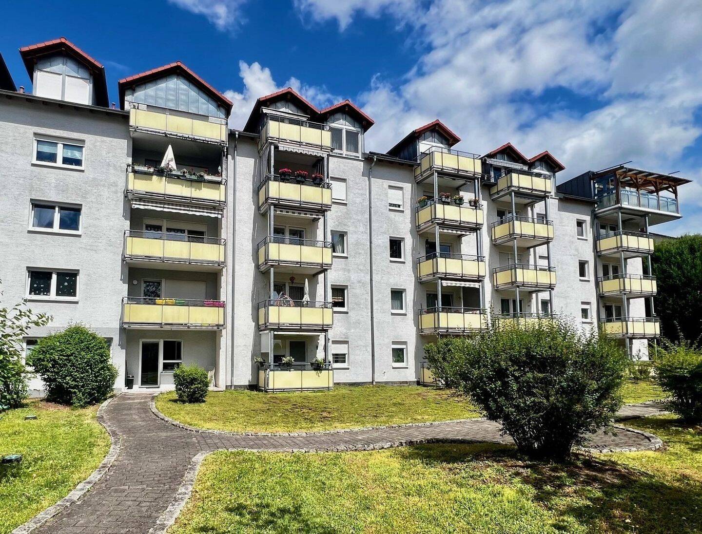 KL – Ost: Attraktive, schwellenfreie Eigentumswohnung m. 2 Zi., Küche, Bad u. Balkon, 67657 Kaiserslautern (Innenstadt)
