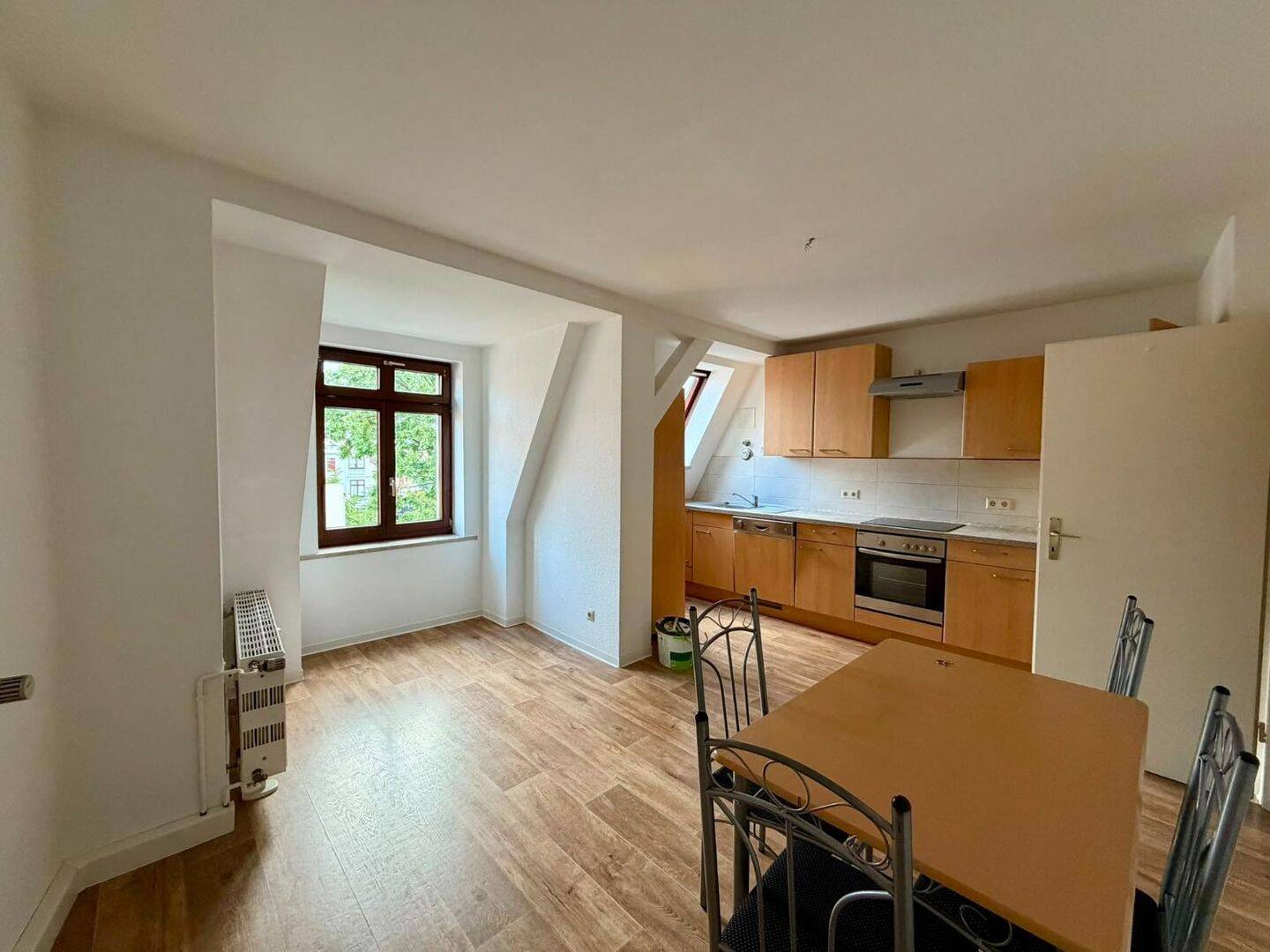 geräumige 2- Raumwohnung mit Einbauküche im Dachgeschoss / Zentrum von Görlitz !, 2826 Görlitz
