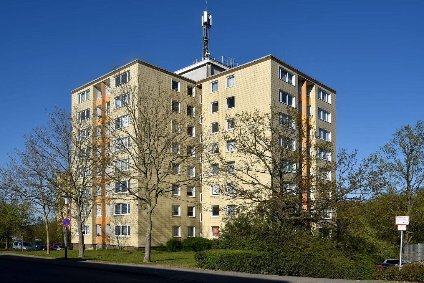 Mit dem Aufzug zur Wohnung // 2.OG Wohnung 5, 38440 Wolfsburg