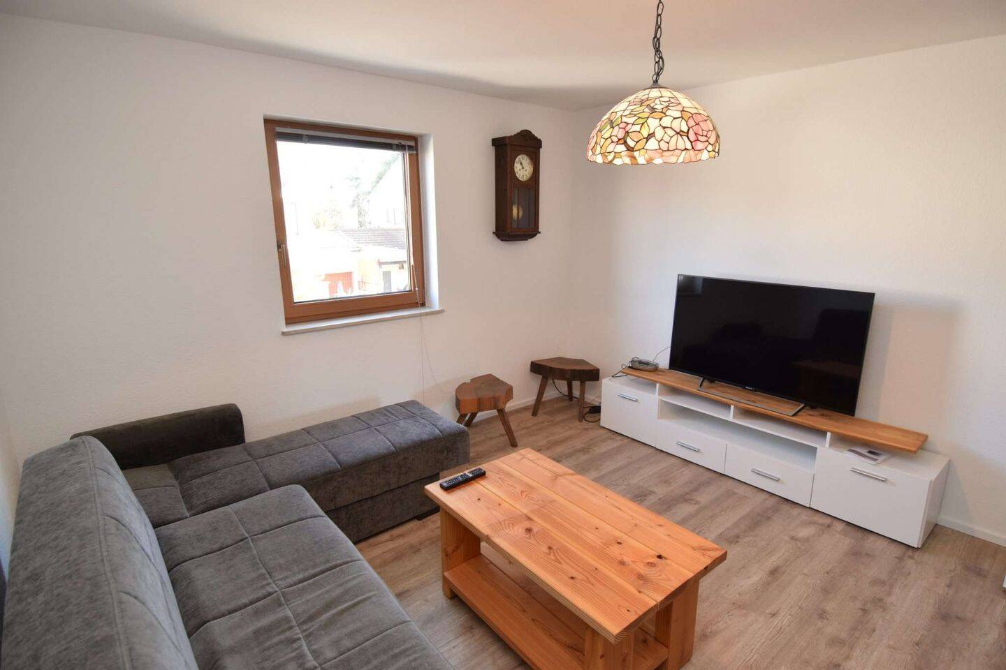 Einfache ausgestattete, kleine 2-Zi.-Wohnung am westlichen Stadtrand, 65931 Frankfurt am Main (Sindlingen Zeilsheim)