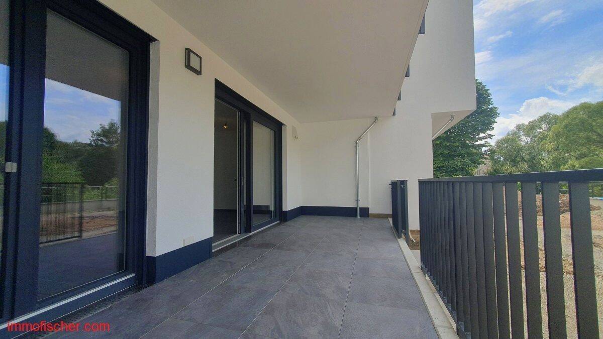 Meiningen – neuwertige Erdgeschoß-Wohnung mit Balkon, 98617 Meiningen