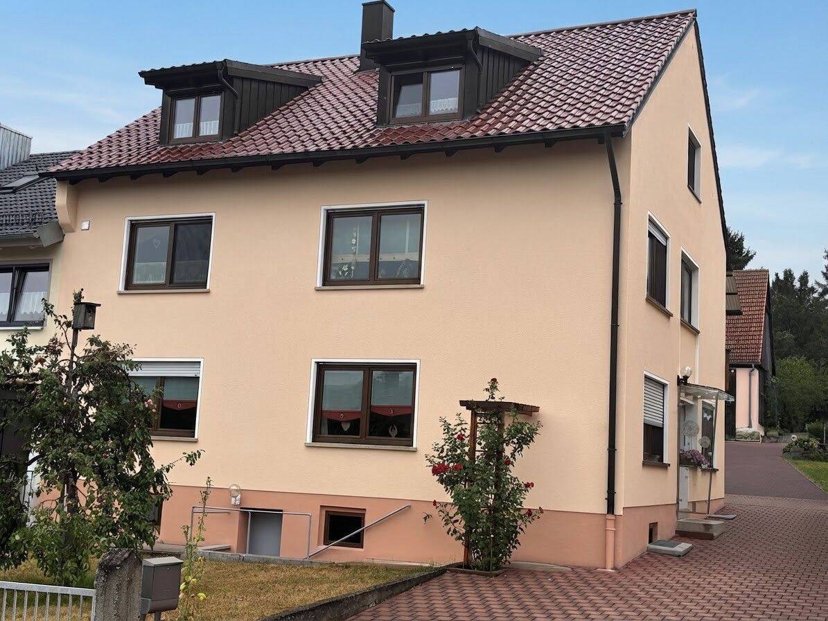 Viel Platz für Generationenwohnen mit Zweifamilienhaus-Potenzial in Pfaffendorf Gem. Maroldsweisach, 96126 Maroldsweisach