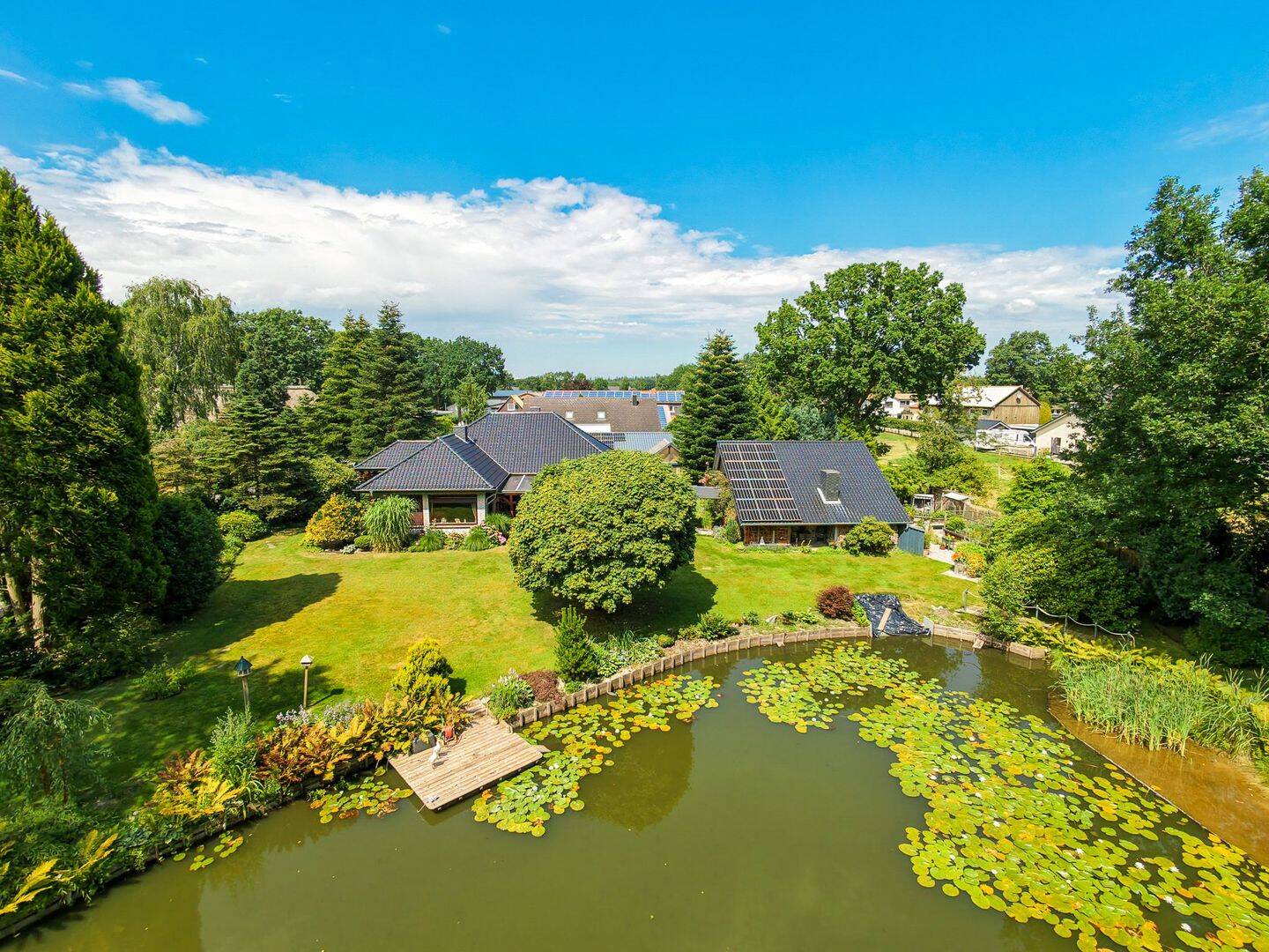 Parkähnliches Anwesen mit modernisiertem Bungalow, Gästehaus und Schwimmteich, 24980 Meyn