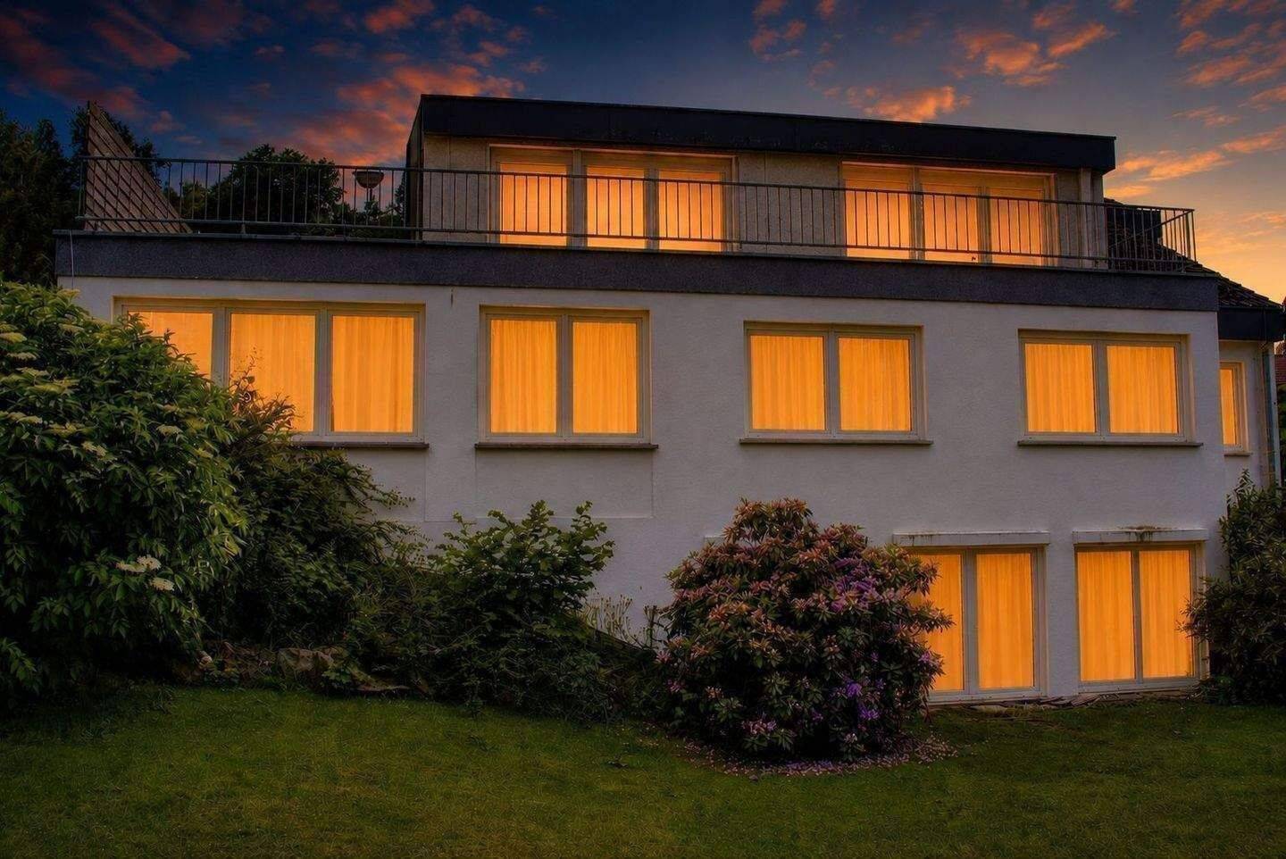 Traumhaus in Bth., ca. 230 m2 Wfl., offene Galerie, Dachterrasse, Doppelgarage u.v.m., 95448 Bayreuth
