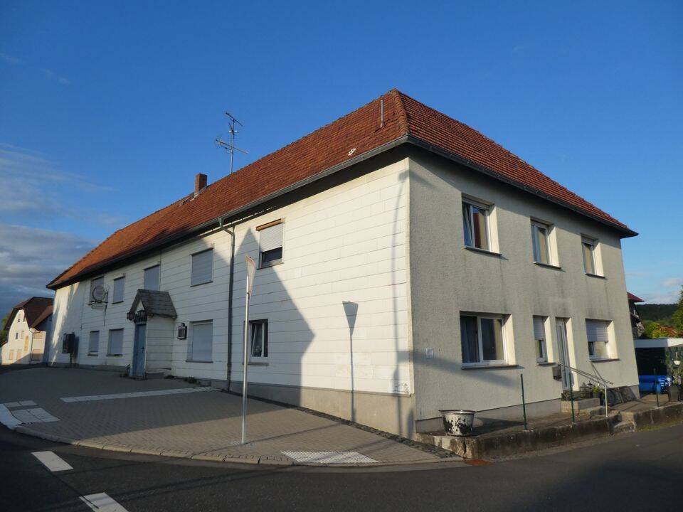 Vielseitiges Wohnhaus mit Platz für die Familie und Vermietungspotenzial in Burgbracht!, 63699 Kefenrod