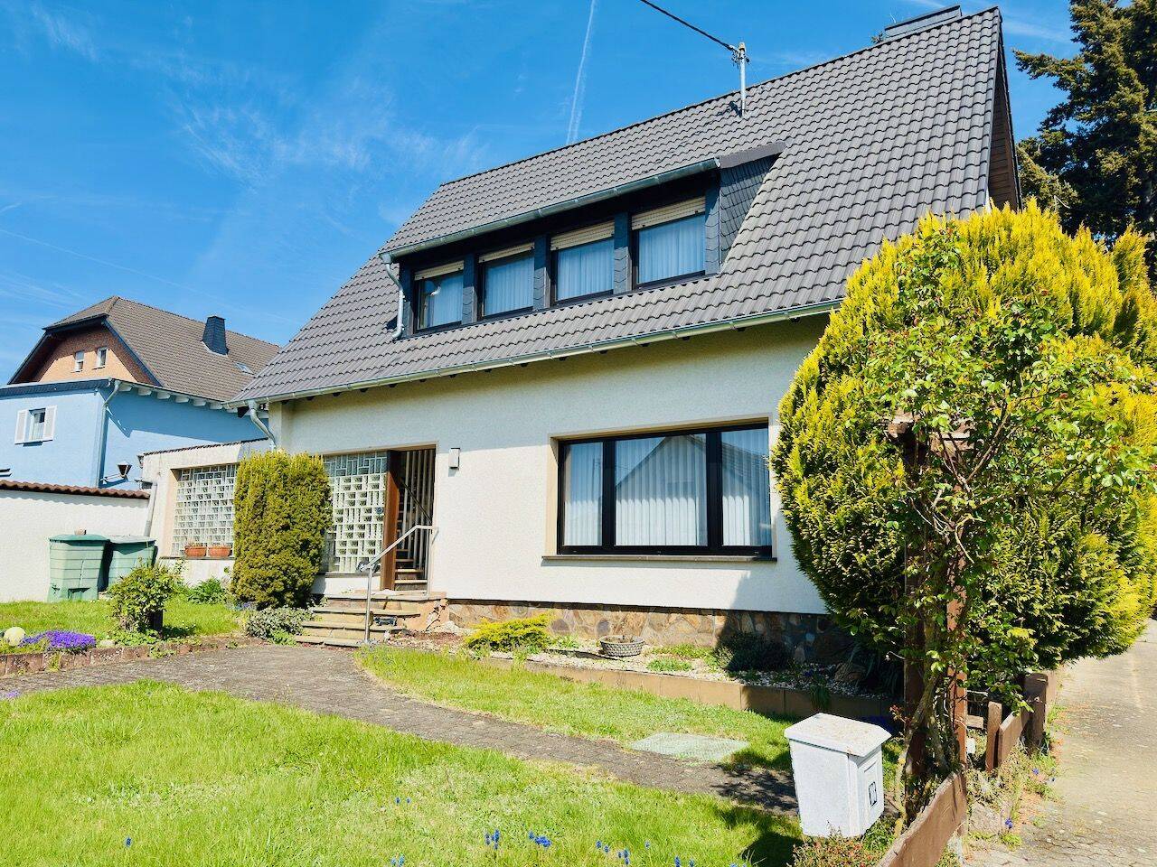 Freist. Einfamilienhaus mit Garage und Garten in zentraler Lage!, 56743 Mendig