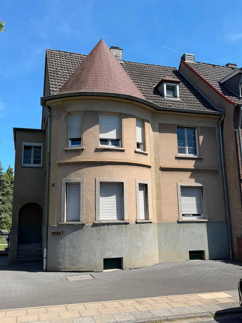 Schönes Einfamilienhaus in toller Wohnlage mit 2 Wohnungen und viel Potenzial, 50354 Hürth