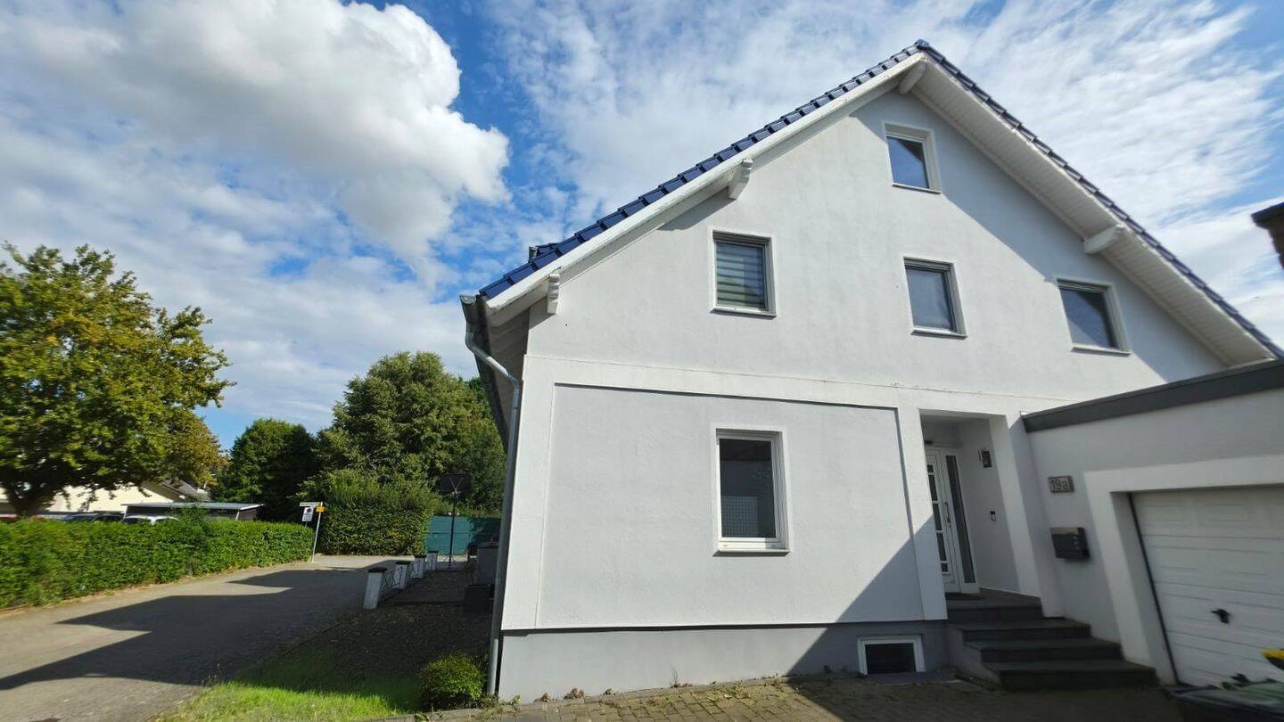 Exklusives Wohnen in bester Lage von Nörvenich – Komfortable Doppelhaushälfte mit hochwertiger Ausstattung, 52388 Nörvenich