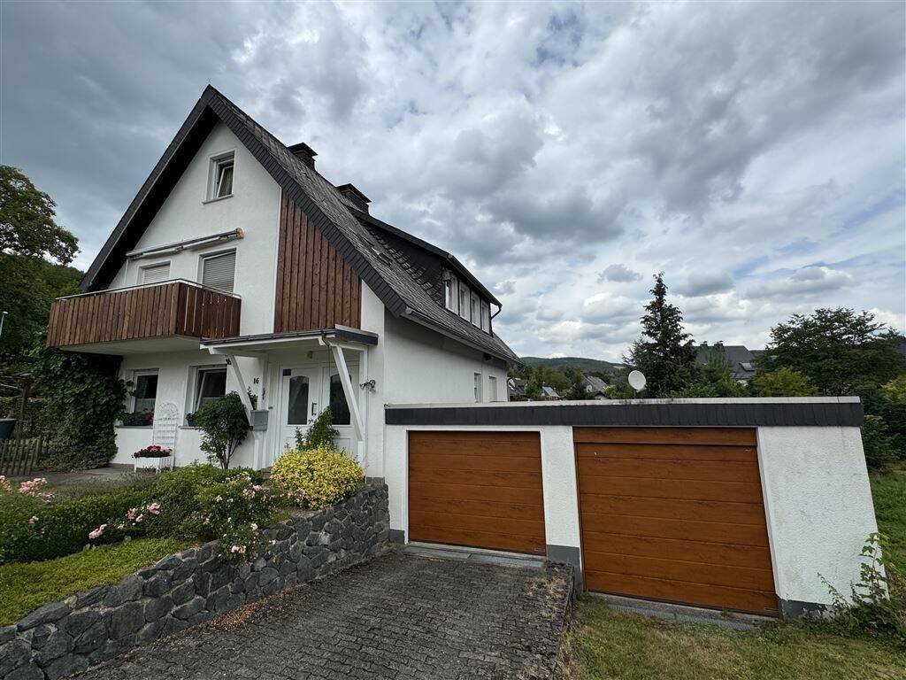 Assinghausen!Mehrgenerationenhaus mit Wohnmobil-Carport u. Extra-Bauplatz!, 59939 Olsberg