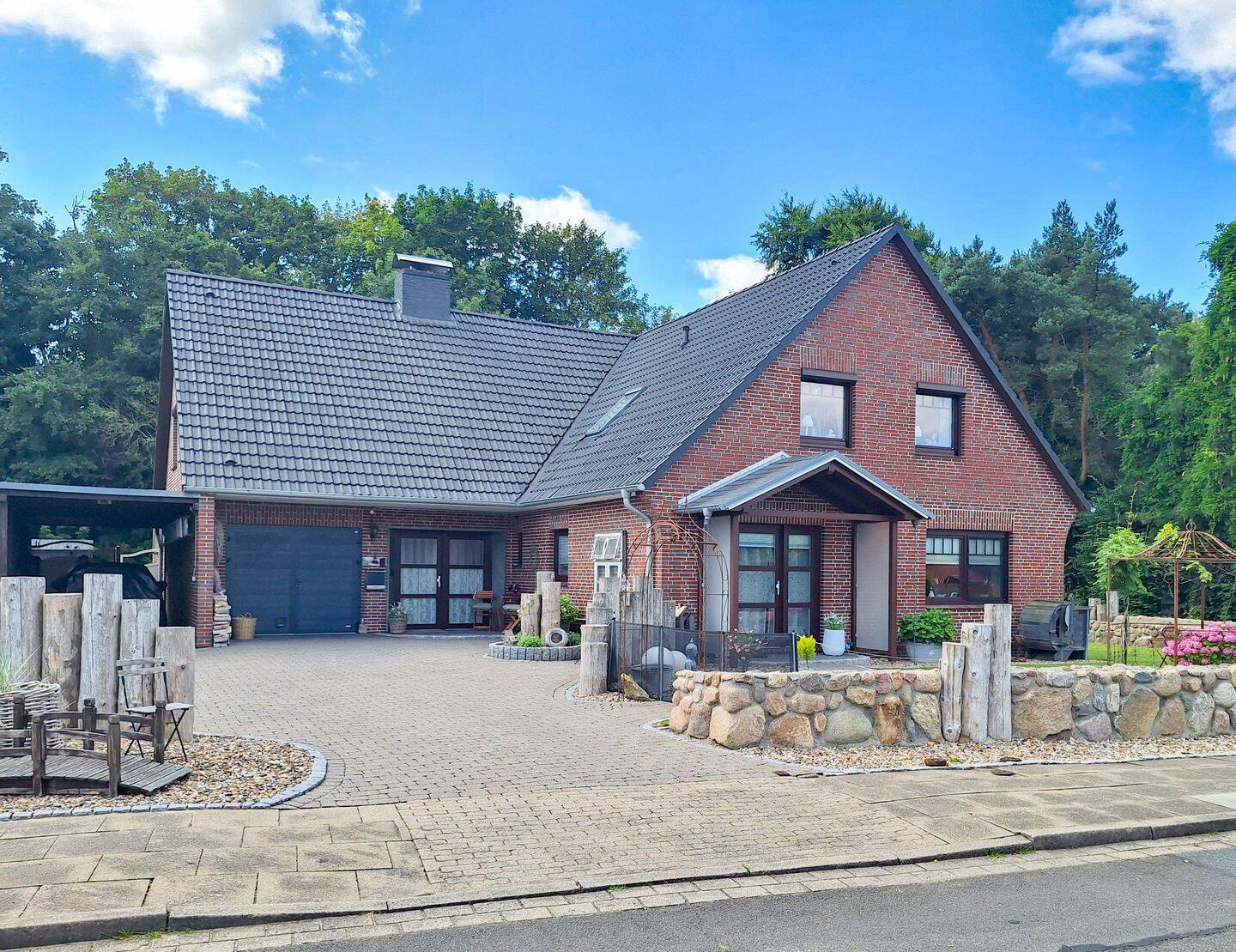 Großzügiges Einfamilienhaus mit Einliegeroption, 25541 Brunsbüttel