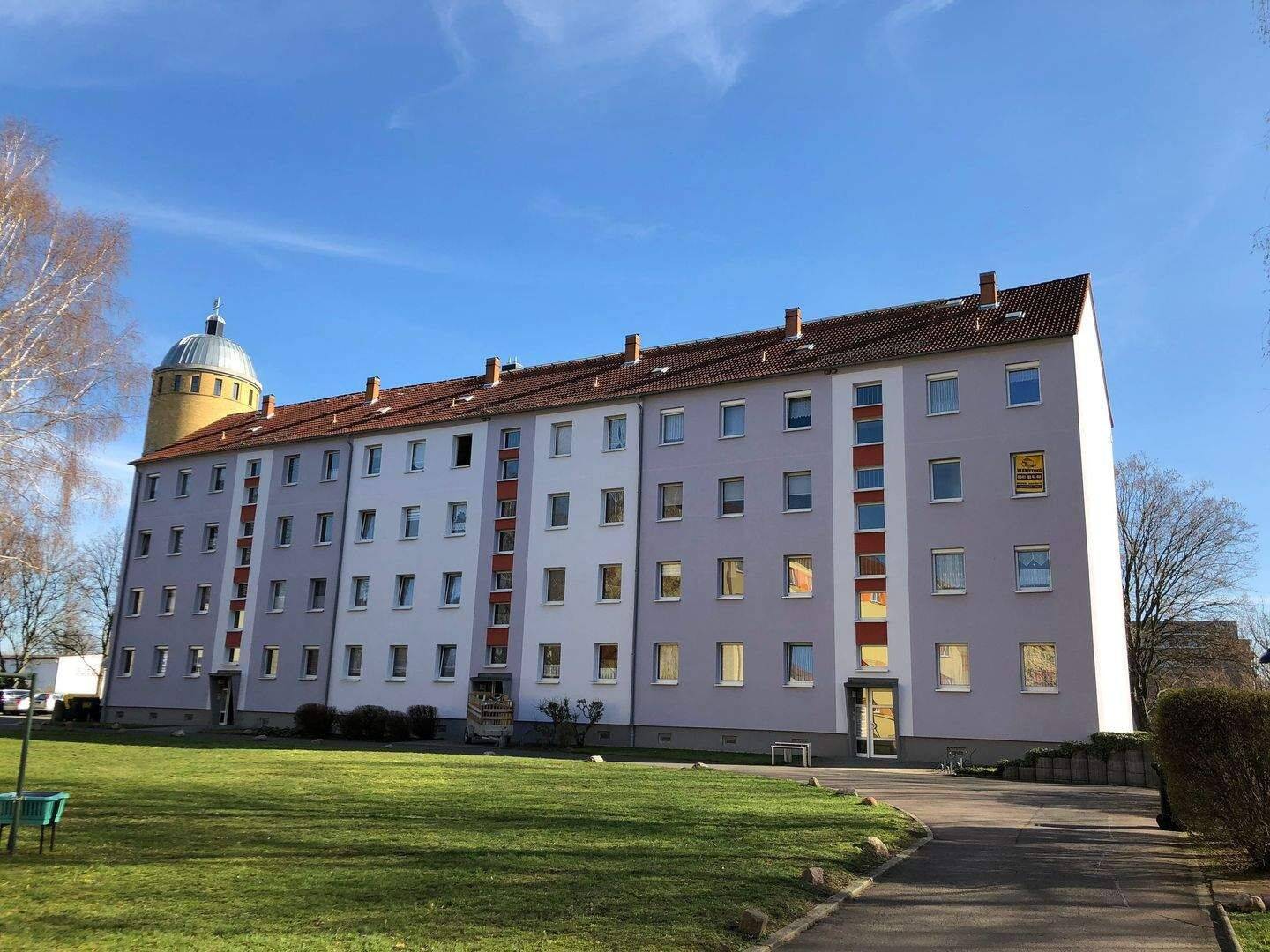 schöne 1-Zimmerwohnung im Leipziger Süden, Bad mit Wanne, 2. OG, 4571 Rötha