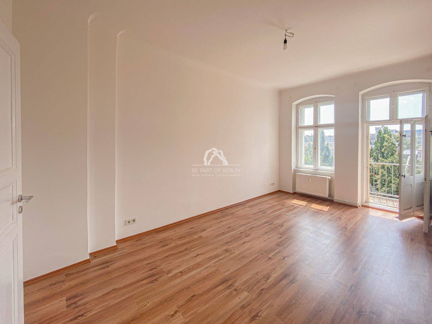 SUPERSONNIG IM ARNIMKIEZ! KLASSISCH SCHÖNE ALTBAUWOHNUNG MIT BALKON & PERFEKTEM GRUNDRISS!PROVISIONSFREI, 10439 Berlin (Pankow Prenzlauer Berg)