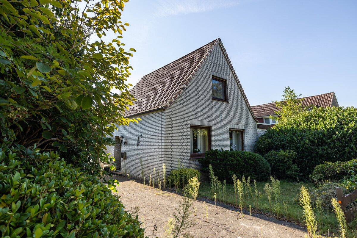 *** 6 ZIMMER inkl. GUTER STUBE – RIESIGES GRUNDSTÜCK – ZWEI BADEZIMMER – PERFEKT für FAMILIEN ***, 27751 Delmenhorst