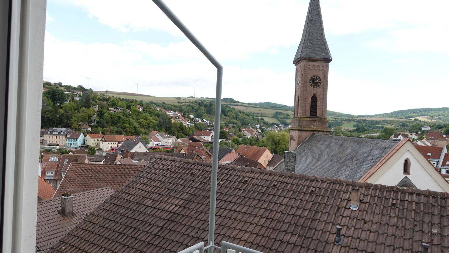3 Zimmer-Wohnung mit Balkon und EBK, 67752 Wolfstein