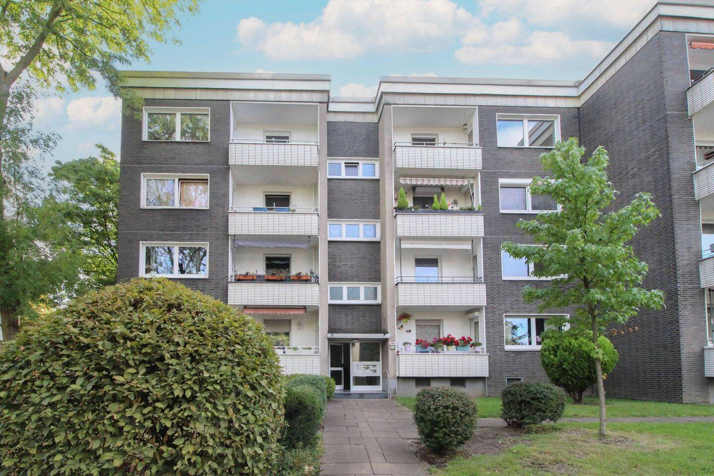 3-Zimmer-Wohnung mit Balkon in Duisburg – leerstehend und provisionsfrei, 47179 Duisburg (Aldenrade Alt-Walsum Fahrn Vierlinden Wehofen)