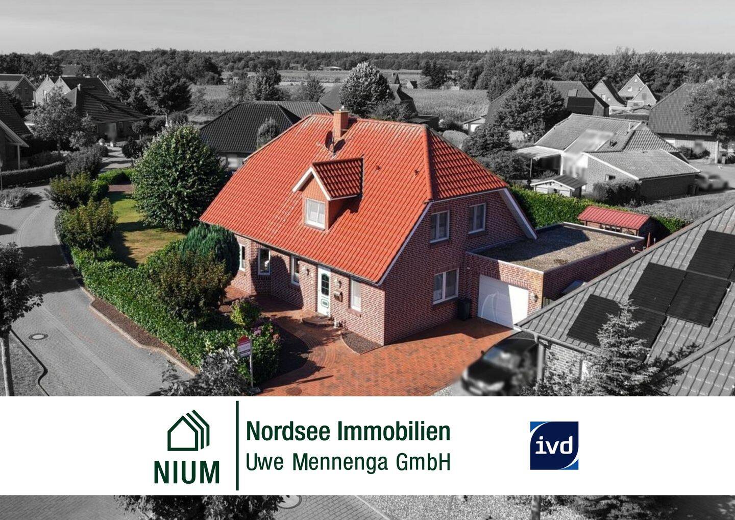 Hochwertiges Wohnhaus mit großer Garage und zusätzlichem Baugrundstück in begehrter ruhiger Wohnlage, 26524 Hage
