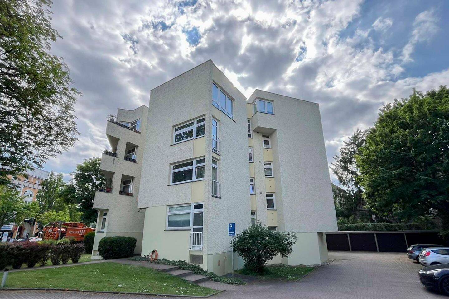 Bezugsfreie 1-Zimmer-Wohnung mit einem Außenstellplatz in gefragter Lage, 14197 Berlin (Steglitz-Zehlendorf Friedenau Wilmersdorf)