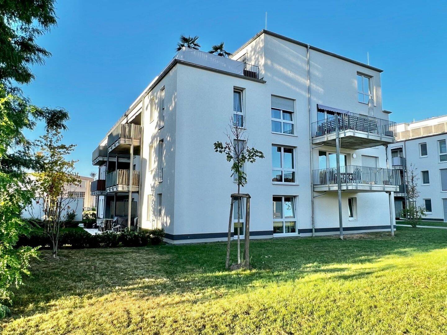 Neuwertige, schwellenfreie 3-Zimmer-Penthousewohnung mit Einbauküche, Dachterrasse u. PKW-Stellplatz, 67663 Kaiserslautern (Innenstadt)